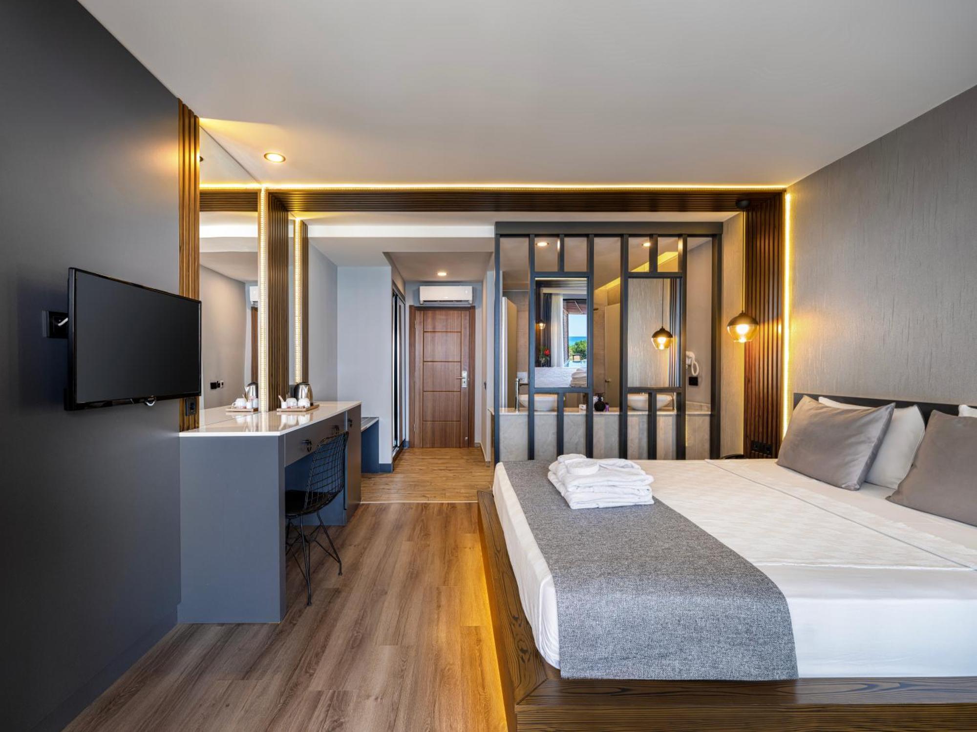 Adora Calma Beach Hotel Adults Only Kızılot Exteriér fotografie