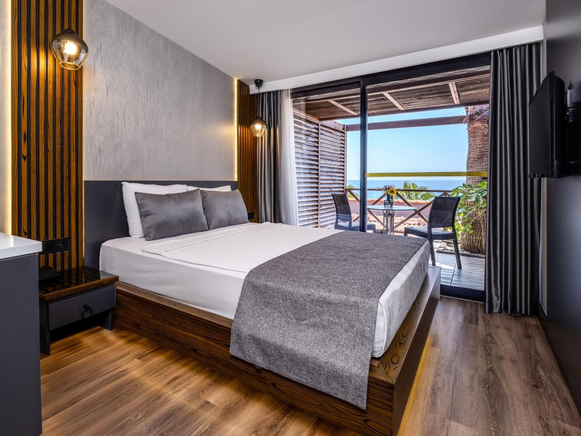 Adora Calma Beach Hotel Adults Only Kızılot Exteriér fotografie